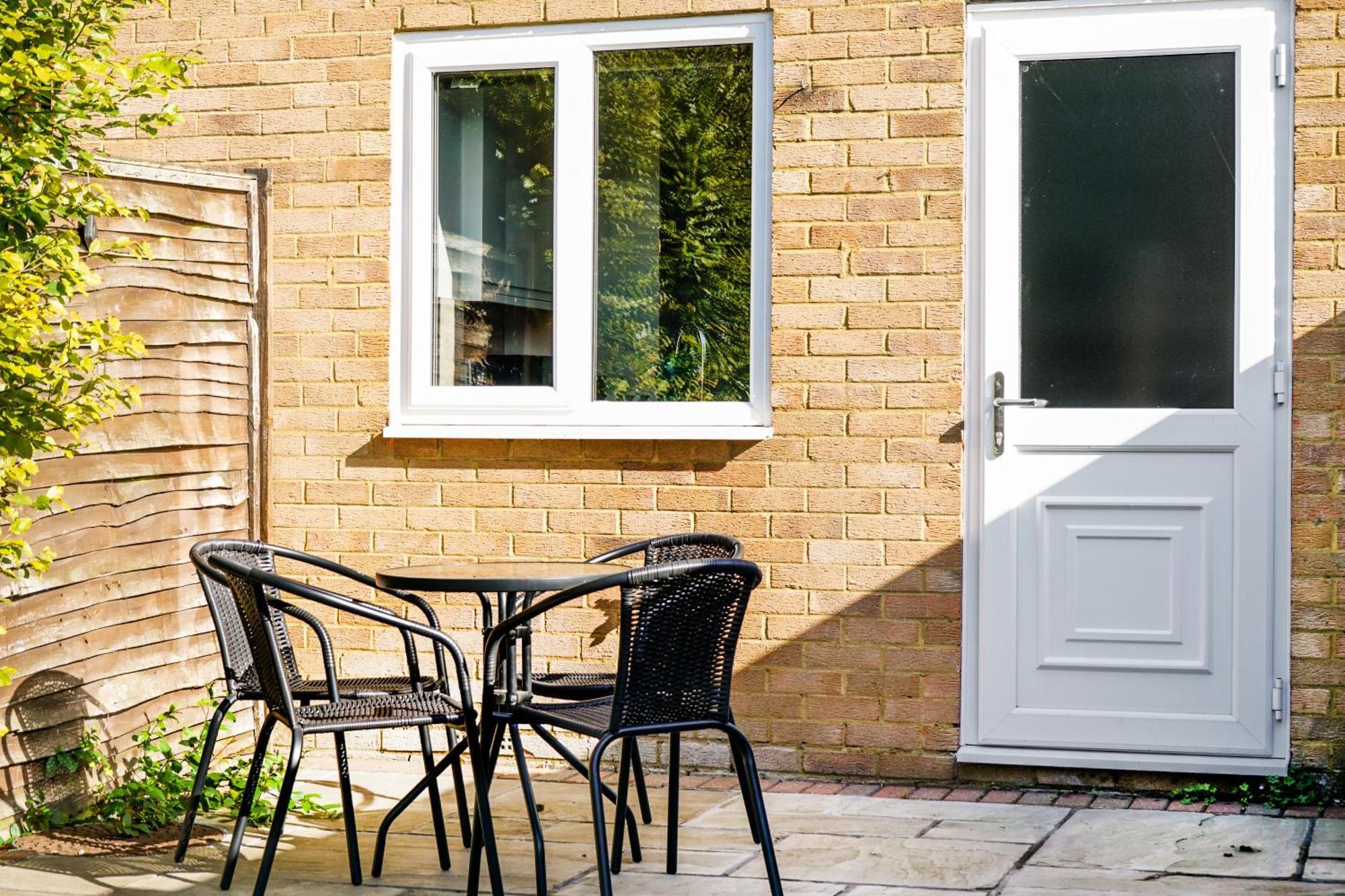 Cosy Corner In Aylesbury Near Stoke Mandeville Hospital & Town Centre With Private Parking Luaran gambar